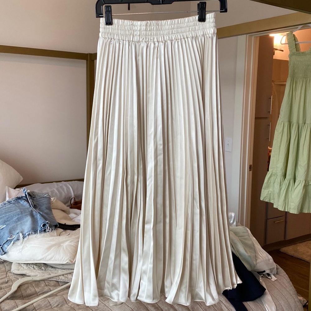 Elegant Cream Midi Skirt